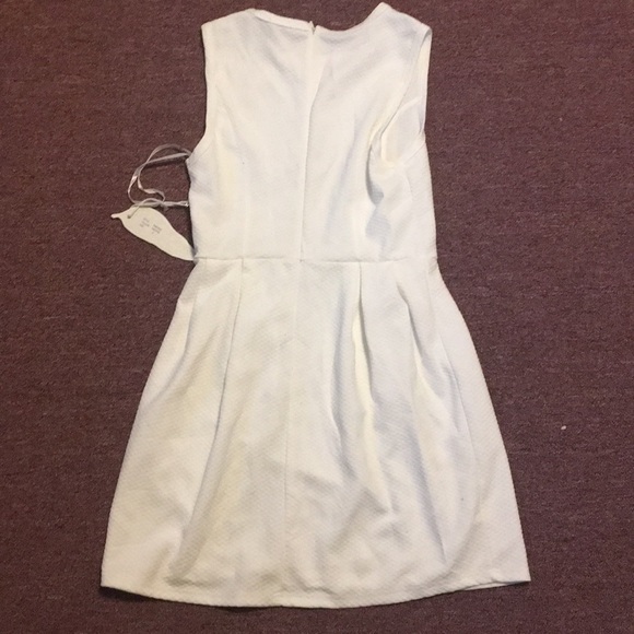 White dress - Picture 2 of 2